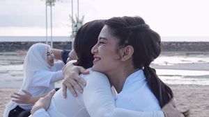 6 Potret Jennifer Bachdim Olahraga Bareng Dian Sastrowardoyo, Duo Hot Mom