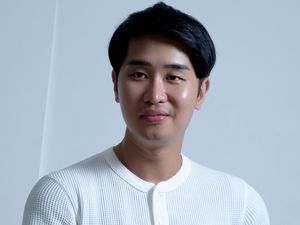 Jusin Clasic Curhat soal Komitmen Lewat Jatuh Jatuh Cinta Jusin Clasic Curhat soal Komitmen Lewat Jatuh Jatuh Cinta