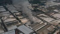 Foto-foto Kebakaran Pabrik Kahatex di Sumedang