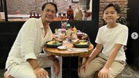 Keseruan Angga MALIQ & DEssentials Saat Ngopi dan Makan Bareng Anak