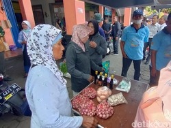 Beras SPHP Ludes Diborong Warga Kurang dari 1 Jam di Pasar Murah Kulon Progo