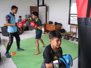 Meraih Mimpi di Kampung Anak Negeri Meraih Mimpi di Kampung Anak Negeri