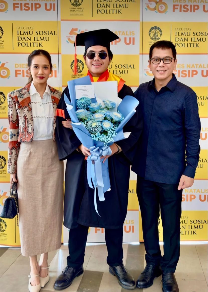 Momen Wisuda Salva Anak Wishnutama