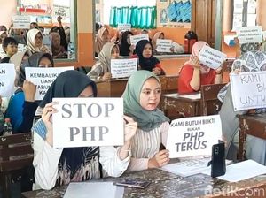 Polemik Tabungan Siswa Tasik Belum Tuntas, Ortu Geruduk Sekolah Polemik Tabungan Siswa Tasik Belum Tuntas, Ortu Geruduk Sekolah