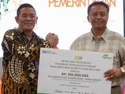 Pegadaian Salurkan Bantuan untuk Warga Terdampak Puting Beliung Sumedang