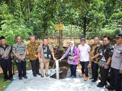 Pemkab Blitar Pasang Pal Batas, Komitmen Jaga Pengelolaan Kawasan Hutan