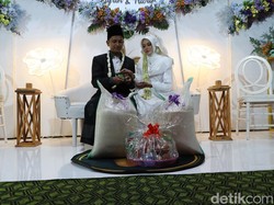 Pasangan Unik di Ponorogo, Beras 50 Kilogram Jadi Mahar Nikah