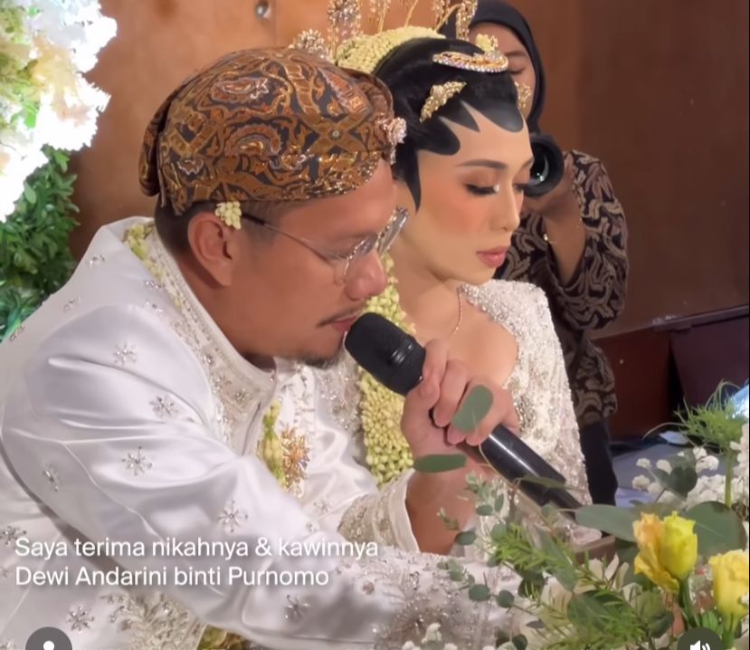 Pernikahan Angga Puradiredja dan Dewi Andarini