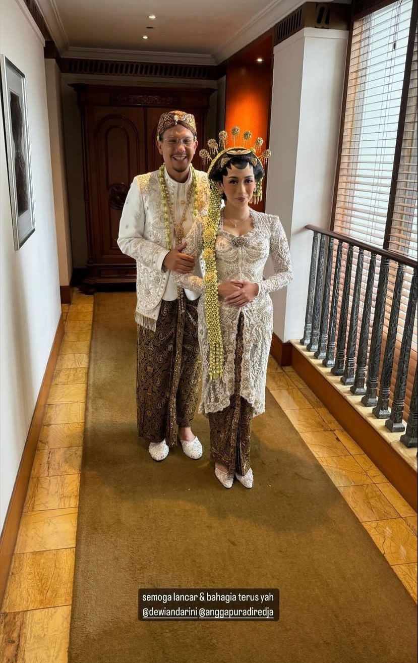 Pernikahan Angga Puradiredja dan Dewi Andarini
