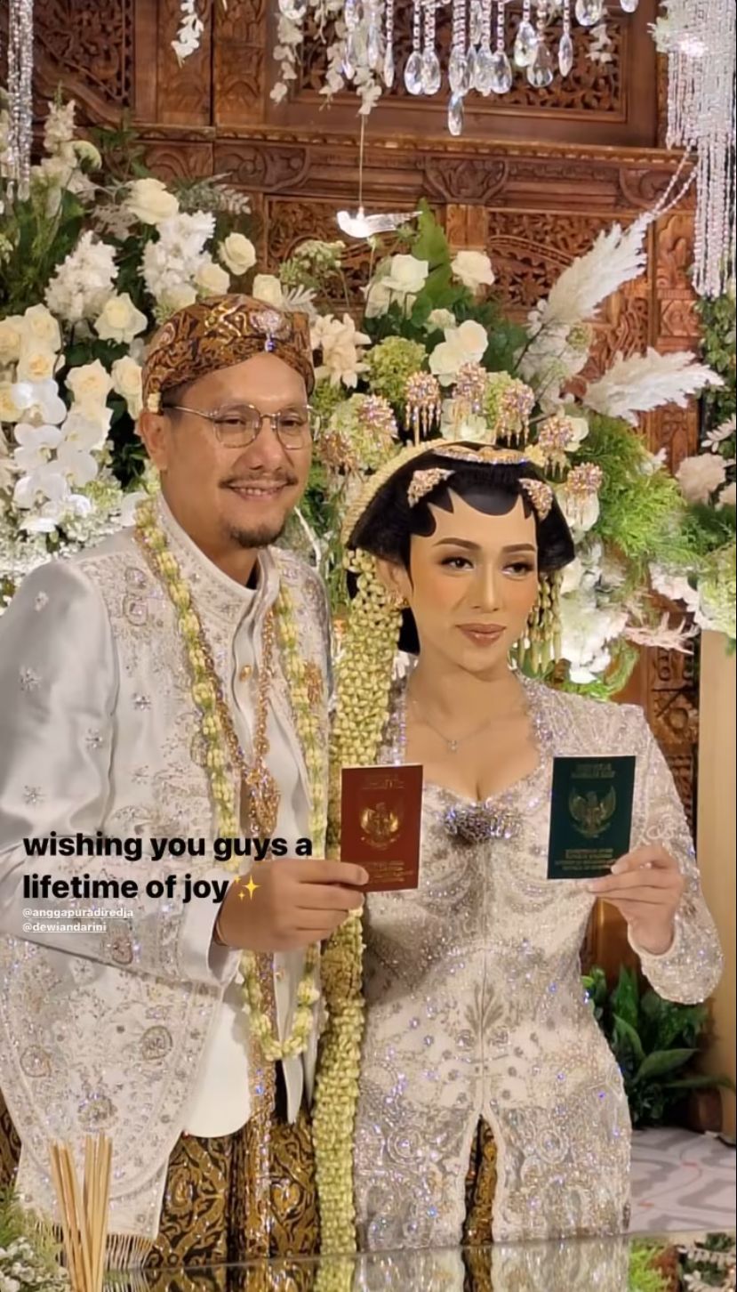 Pernikahan Angga Puradiredja dan Dewi Andarini