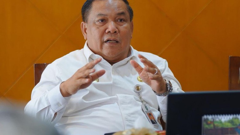 Pj Gubernur Riau Ungkap Alasan Percepat Status Siaga Karhutla-Minta Bantuan Heli