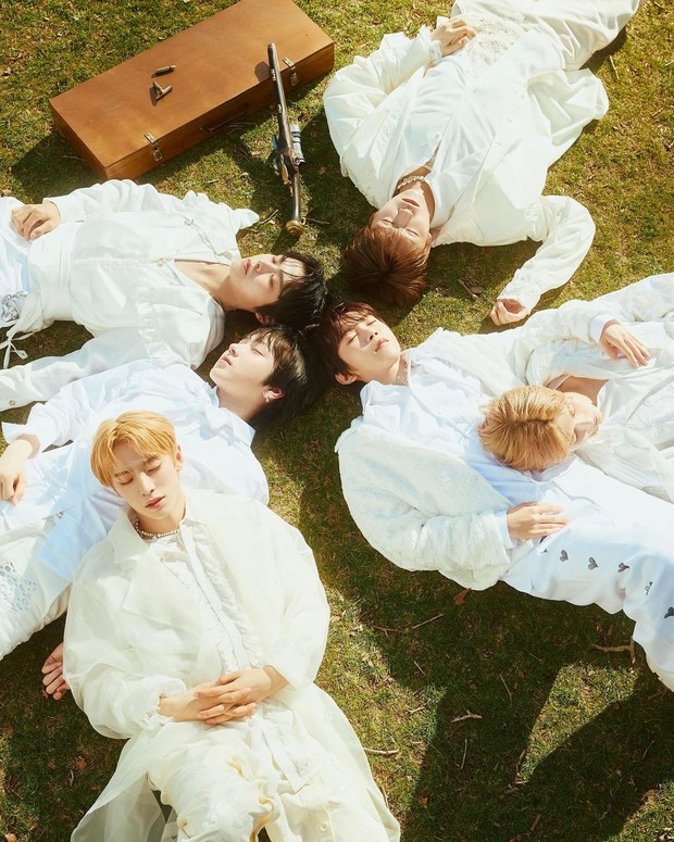 Potret NCT WISH dalam foto konsep single 'WISH'