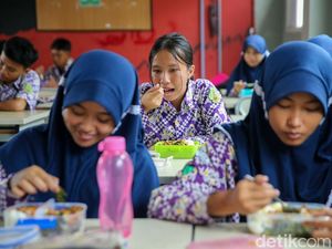 Penegasan soal Makan Siang Gratis di APBN Dibahas Usai Pengumuman KPU Penegasan soal Makan Siang Gratis di APBN Dibahas Usai Pengumuman KPU