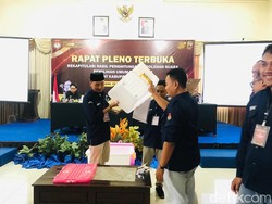 KPU Lamongan Mulai Rapat Pleno Rekapitulasi Suara, Ditarget Tuntas 3 Hari