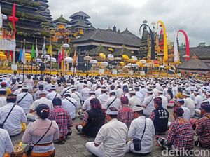 Pengumuman! Pendakian Gunung Agung Ditutup 29 Hari karena Ada Karya IBTK Pengumuman! Pendakian Gunung Agung Ditutup 29 Hari karena Ada Karya IBTK
