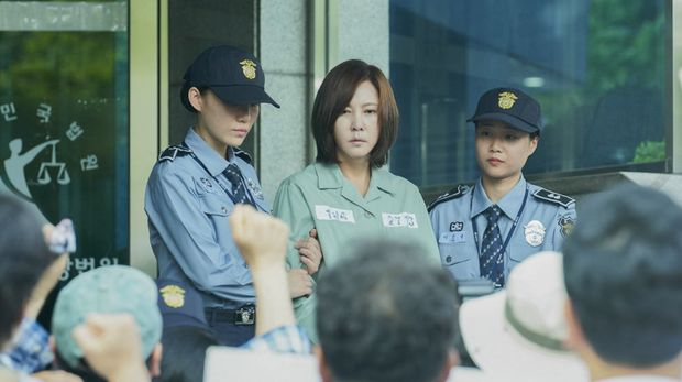 Wonderful World Drama thriller misteri Wonderful World mengisahkan kisah Eun Soo-hyun (Kim Nam-joo), seorang profesor psikologi dan penulis terkenal yang hidupnya berubah setelah sang anak meninggal secara tidak adil.