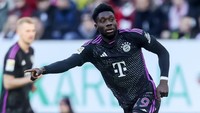 Di posisi bek sayap kiri, Madrid mengincar Alphonso Davies (24 tahun) dari Bayern Munich. Davies kontraknya habis di musim panas nanti, Madrid bisa merekrutnya secara cuma-cuma (Getty Images)