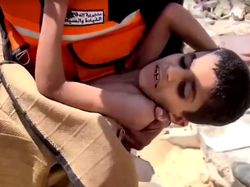 Momen Anak Terjebak Reruntuhan di Gaza Selama 9 Hari Berhasil Diselamatkan