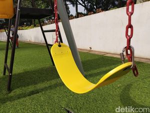 Unik! Ribuan Senjata Jadi Wahana Permainan di Peru Unik! Ribuan Senjata Jadi Wahana Permainan di Peru