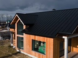 Atap Hitam Bisa Bikin Rumah Jadi Lebih Panas, Mitos atau Fakta?