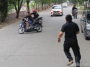 Balap Liar di Kokrosono Semarang Dibubarkan Polisi, 2 Motor Ditinggal Lari Balap Liar di Kokrosono Semarang Dibubarkan Polisi, 2 Motor Ditinggal Lari