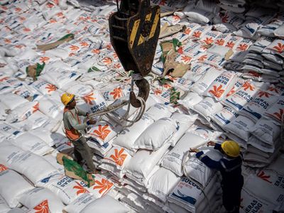 42 Ribu Ton Beras Impor Tiba di Palembang
