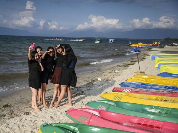 Menikmati Destinasi Super Prioritas di Pantai Bulbul
