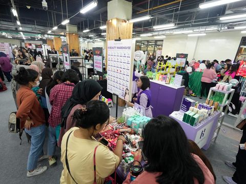 Female Daily Warehouse Sale 2024