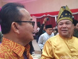 Cerita SF Hariyanto Berseloroh Depan 2 Mantan Gubenur Riau RZ-Andi Rachman
