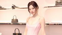 8 Gaya Ningning aespa, Auranya Makin Terpancar Jadi Princess Versace
