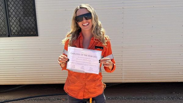 Wanita Ini Dulu Sebagai Miss Universe, Kini jadi Sopir Truk