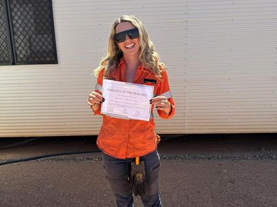 Wanita Ini Dulu Sebagai Miss Universe, Kini jadi Sopir Truk