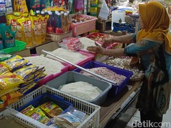 Harga Beras Masih Ada yang Belum Turun di Pasar Semarang, Ini Kata Pedagang