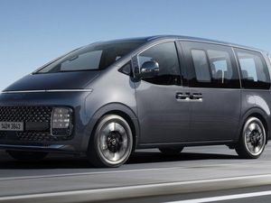 Hyundai Luncurkan Staria Hybrid, Harga Rp 400 Jutaan