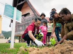 Jelang F1 Powerboat, InJourney-BRI Tanam 1.000 Pohon di Pesisir Danau Toba