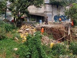 Jalan Ambles, Jalur Alternatif Cinambo ke Antapani Ditutup!