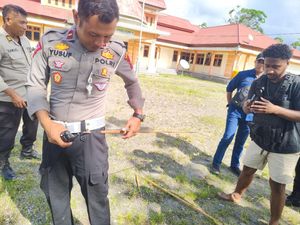 Warga Serang Polisi Saat Ricuh di Bawaslu Yalimo, Kasat Lantas Terkena Panah