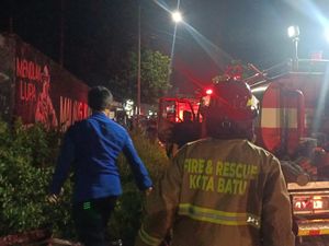 Gudang Pengeringan Maggot di Malang Terbakar, 4 Karyawan Terluka Bakar Gudang Pengeringan Maggot di Malang Terbakar, 4 Karyawan Terluka Bakar