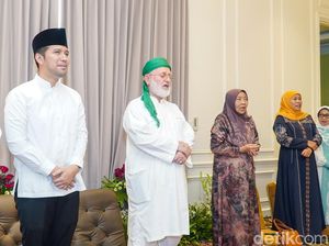 Sinyal Kuat Khofifah Gandeng Emil Lagi di Pilgub Jatim 2024 Sinyal Kuat Khofifah Gandeng Emil Lagi di Pilgub Jatim 2024