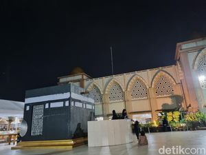 Nyangka Nggak? Ada Masjid Atas Mall dan Ada Miniatur Kabah Nyangka Nggak? Ada Masjid Atas Mall dan Ada Miniatur Kabah