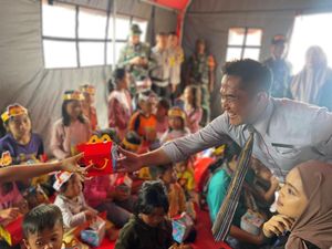 McD Indonesia Beri Bantuan-Hibur Anak-anak Korban Puting Beliung Sumedang McD Indonesia Beri Bantuan-Hibur Anak-anak Korban Puting Beliung Sumedang