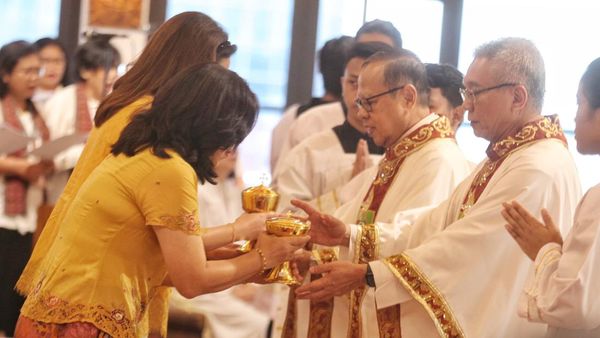 Momen Peresmian Kapel Santo Albertus Magnus Atma Jaya