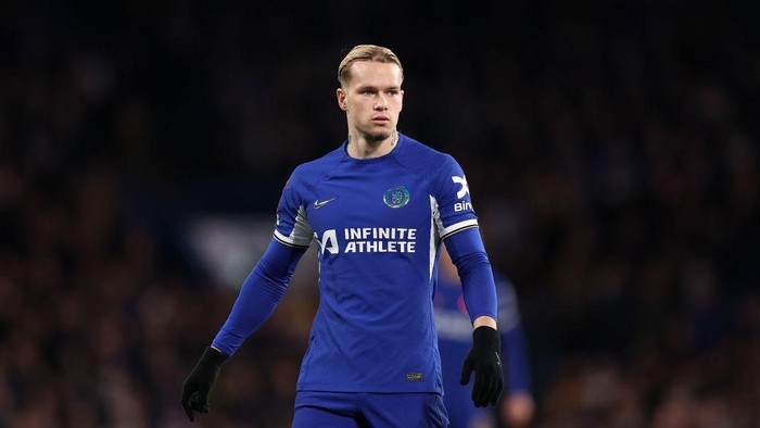 LONDON, ENGLAND - FEBRUARY 28: Mykhailo Mudryk of Chelsea during the Emirates FA Cup Fifth Round match between Chelsea and Leeds United at Stamford Bridge on February 28, 2024 in London, England. (Photo by Julian Finney/Getty Images)