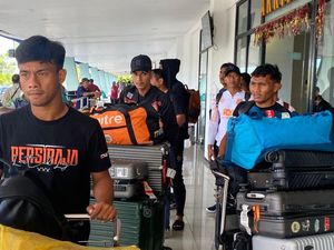 Pemain Persiraja Tertahan di Biak gegara Tak Ada Penerbangan Pemain Persiraja Tertahan di Biak gegara Tak Ada Penerbangan