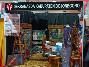 Ikut Pameran Inacraft, Stand Dekranasda Bojonegoro Raup Omzet Rp 13 Juta Ikut Pameran Inacraft, Stand Dekranasda Bojonegoro Raup Omzet Rp 13 Juta
