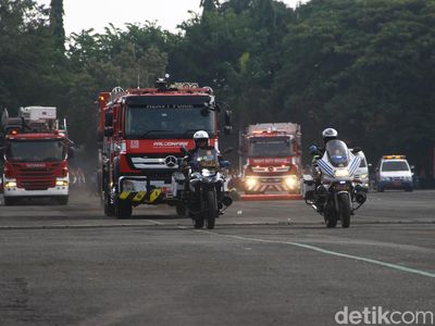 Atraksi Respon Cepat 7 Menit Tim Pemadam Kebakaran dan Penyelamatan