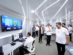 Canggih! Jokowi Pamer Pusat Komando IKN