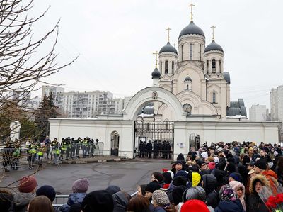 Ratusan Orang Hadiri Pemakaman Alexei Navalny