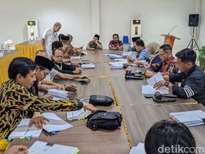 Ganjar Kalah Telak di Trenggalek, Saksi Tolak Tanda Tangan Hasil Rekapitulasi