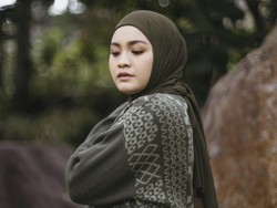 Lirik Lagu Rumah Salma Salsabil, Rumah Kecil Itu Tempatku Berteduh